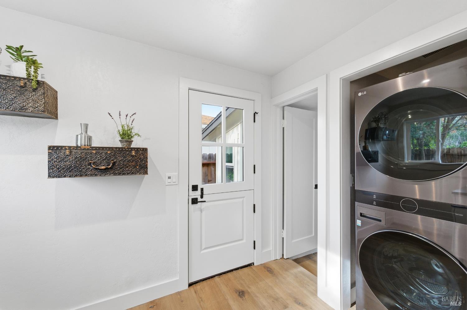 Detail Gallery Image 26 of 66 For 1123 Oak Ave, Saint Helena,  CA 94574 - 4 Beds | 4/2 Baths