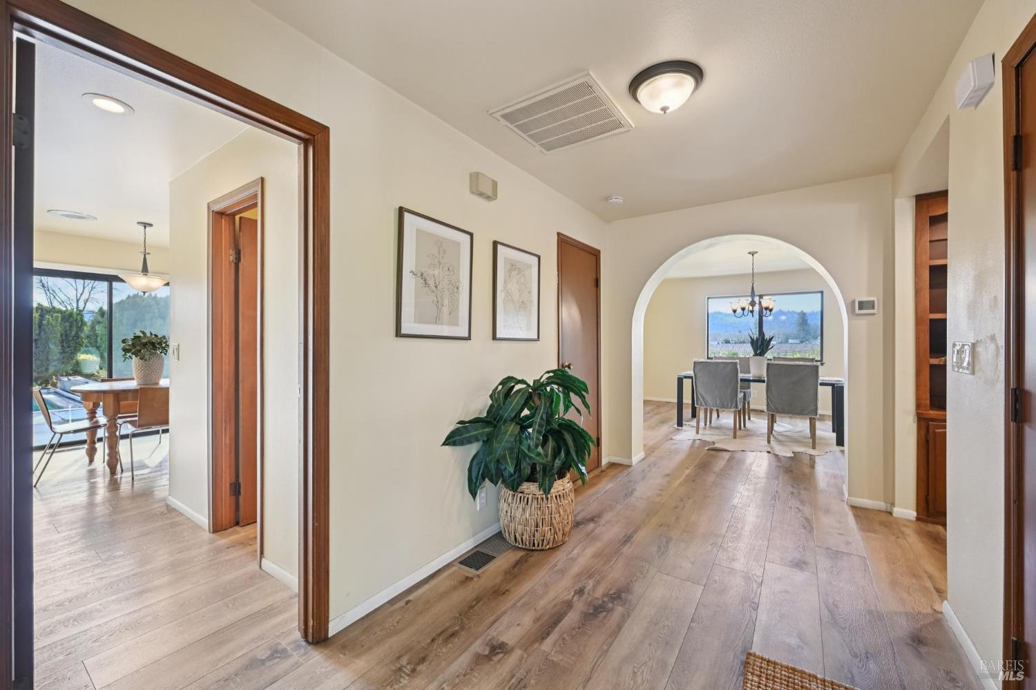 Detail Gallery Image 13 of 39 For 2550 Greenwood Ave, Calistoga,  CA 94515 - 4 Beds | 2/1 Baths