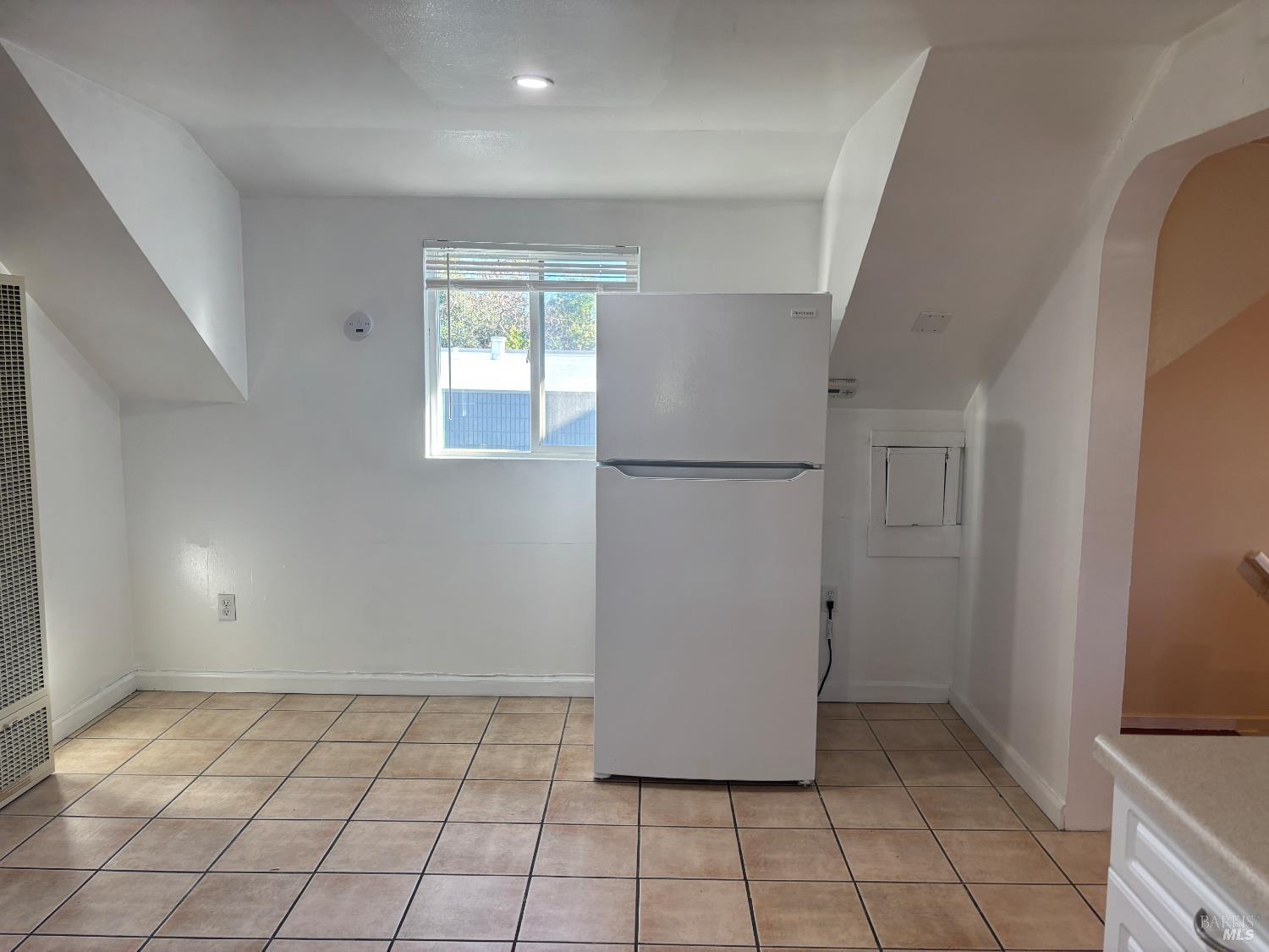 Detail Gallery Image 6 of 14 For 415 College Ave #4,  Santa Rosa,  CA 95401 - 2 Beds | 2 Baths