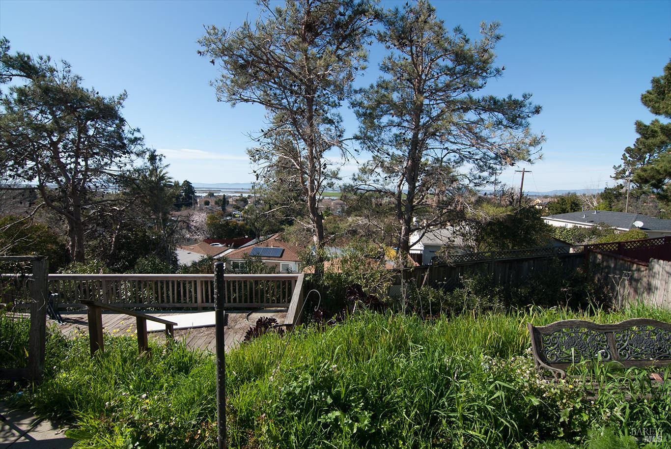 Detail Gallery Image 6 of 14 For 1009 Donaldson Way, American Canyon,  CA 94503 - 3 Beds | 2 Baths