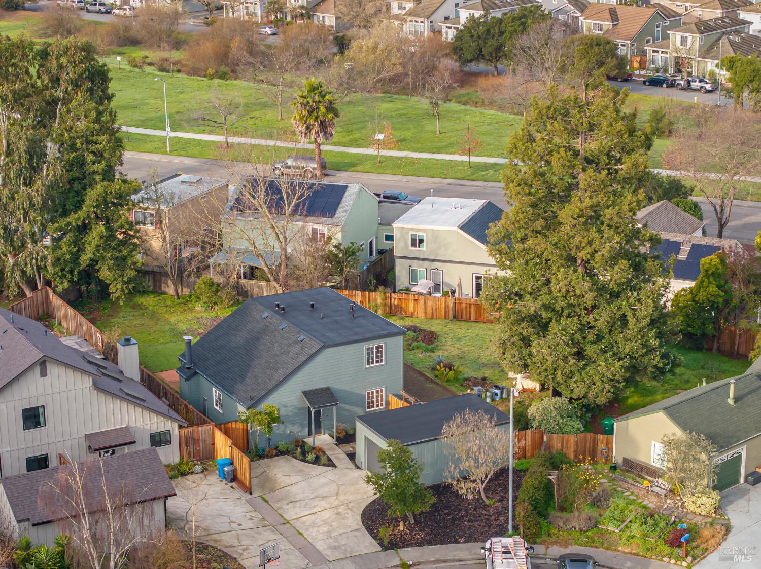 Detail Gallery Image 27 of 31 For 125 Saratoga Ct, Petaluma,  CA 94954 - 4 Beds | 2 Baths