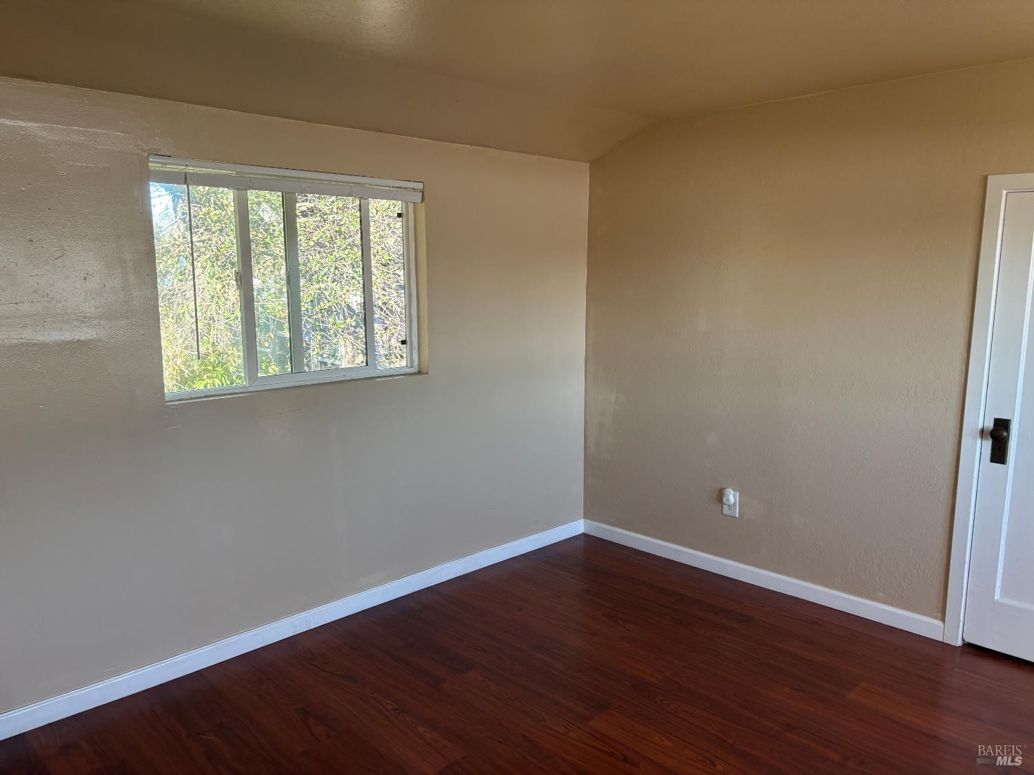 Detail Gallery Image 7 of 14 For 415 College Ave #4,  Santa Rosa,  CA 95401 - 2 Beds | 2 Baths