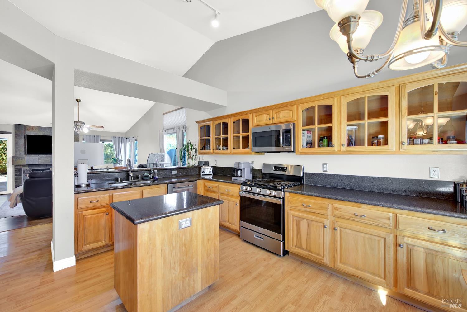 Detail Gallery Image 11 of 44 For 635 Evans Rd, Dixon,  CA 95620 - 3 Beds | 2 Baths