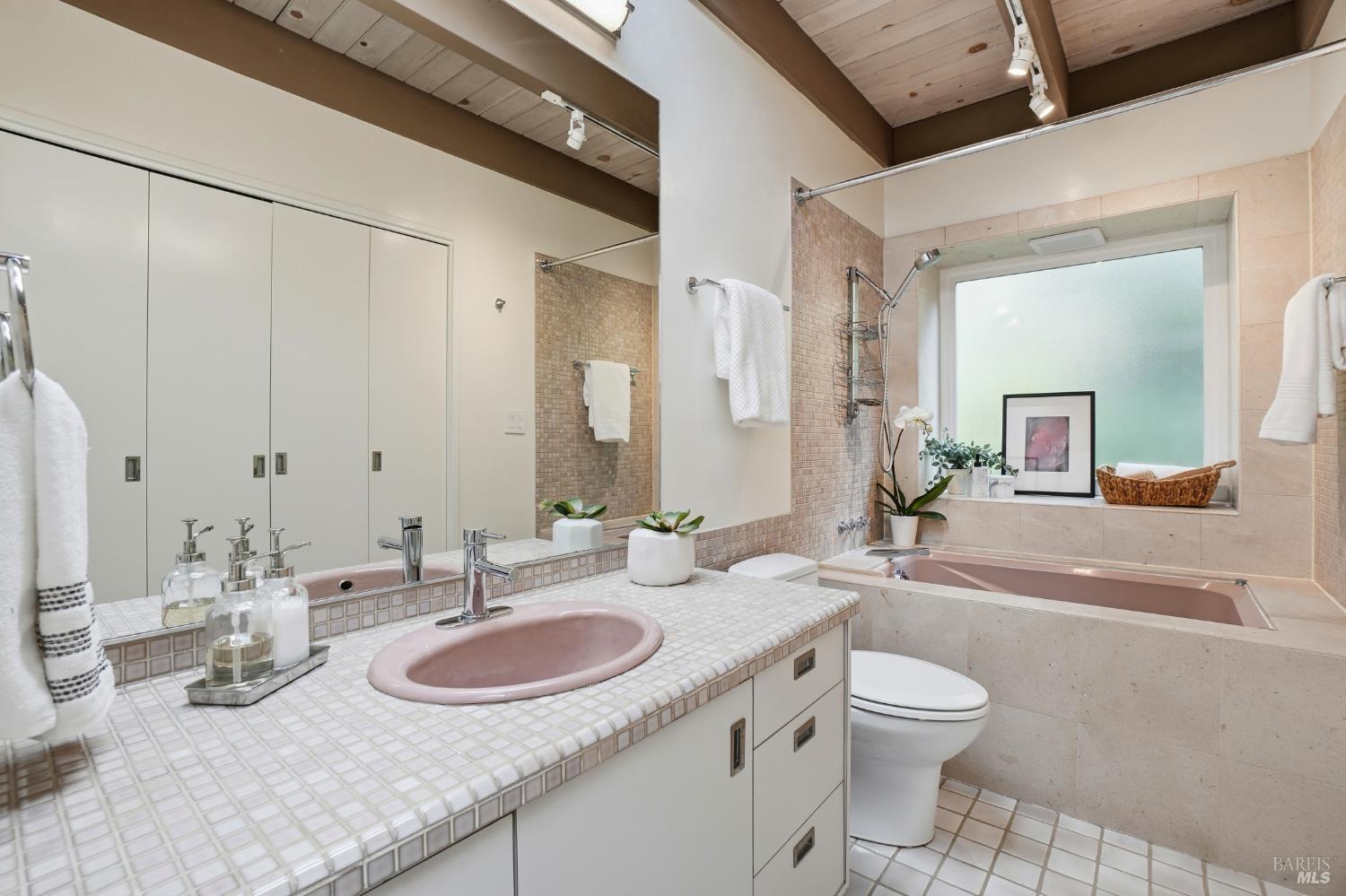 Detail Gallery Image 35 of 46 For 316 Rydal Ave, Mill Valley,  CA 94941 - 4 Beds | 3 Baths