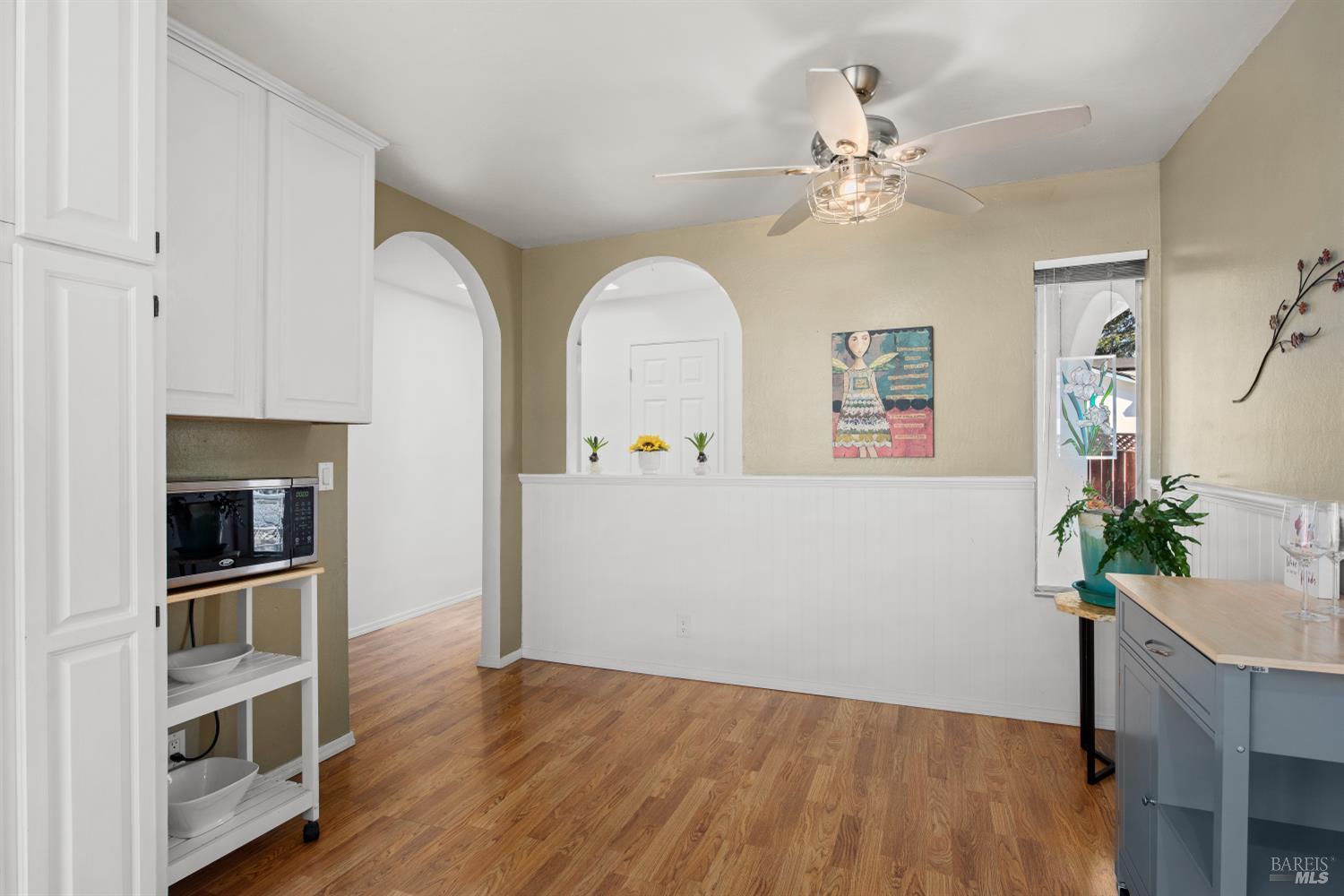 Detail Gallery Image 8 of 25 For 45 Buena Vis, Novato,  CA 94947 - 3 Beds | 2 Baths