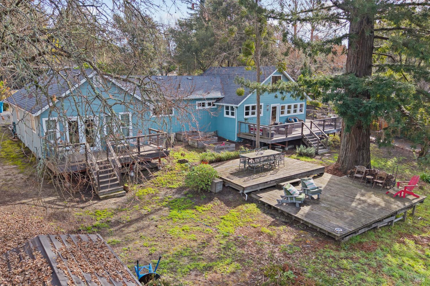 Detail Gallery Image 16 of 33 For 8931 Oak Grove Ave, Sebastopol,  CA 95472 - 4 Beds | 2 Baths