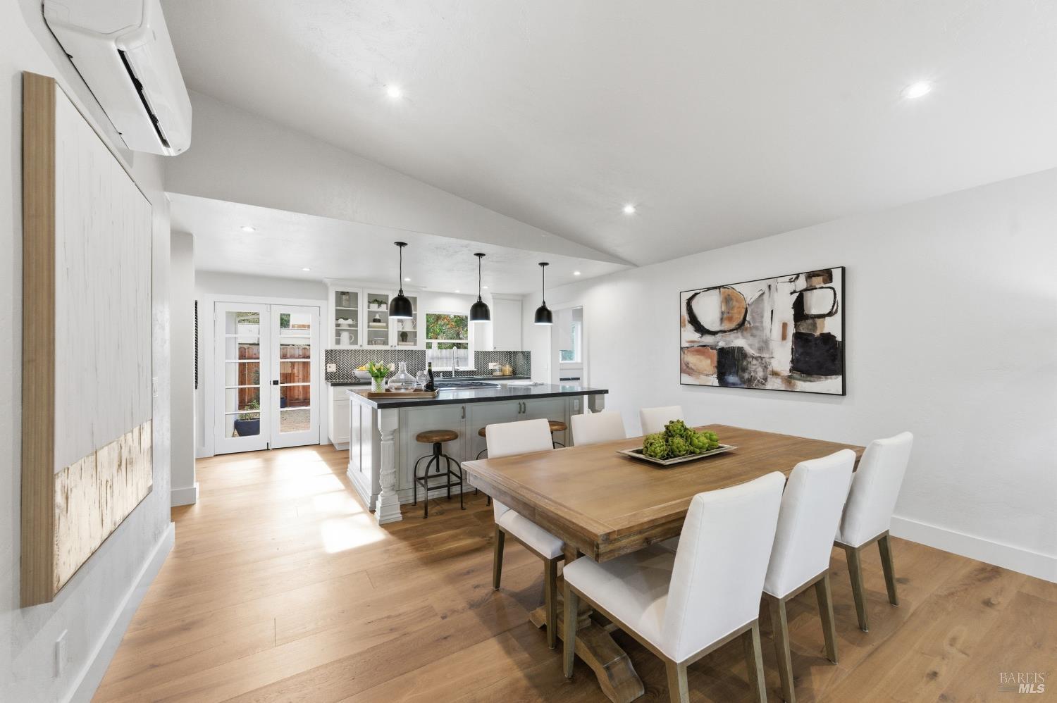 Detail Gallery Image 11 of 66 For 1123 Oak Ave, Saint Helena,  CA 94574 - 4 Beds | 4/2 Baths