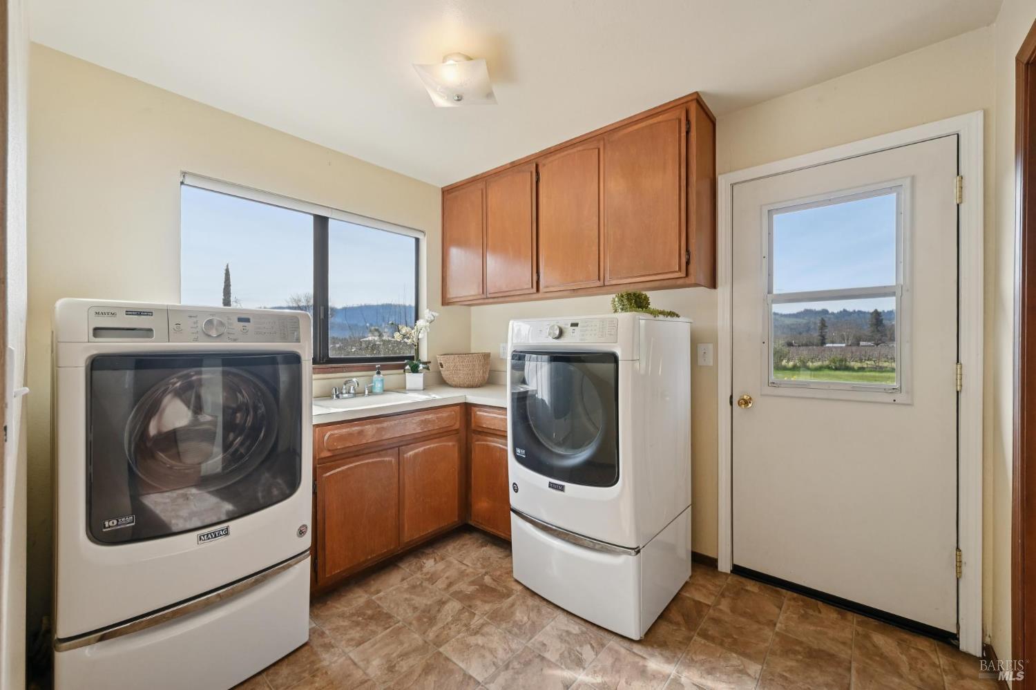 Detail Gallery Image 16 of 39 For 2550 Greenwood Ave, Calistoga,  CA 94515 - 4 Beds | 2/1 Baths