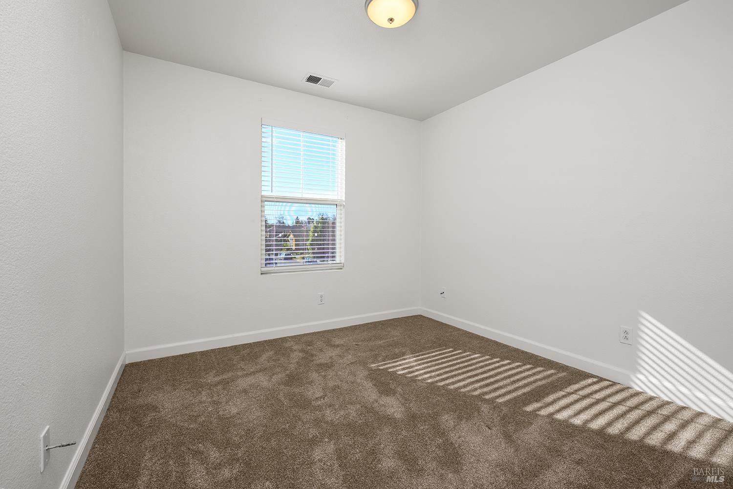 Detail Gallery Image 21 of 39 For 2023 Northfield Dr, Santa Rosa,  CA 95403 - 4 Beds | 3/1 Baths