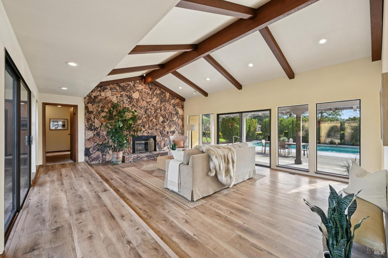 Detail Gallery Image 5 of 39 For 2550 Greenwood Ave, Calistoga,  CA 94515 - 4 Beds | 2/1 Baths