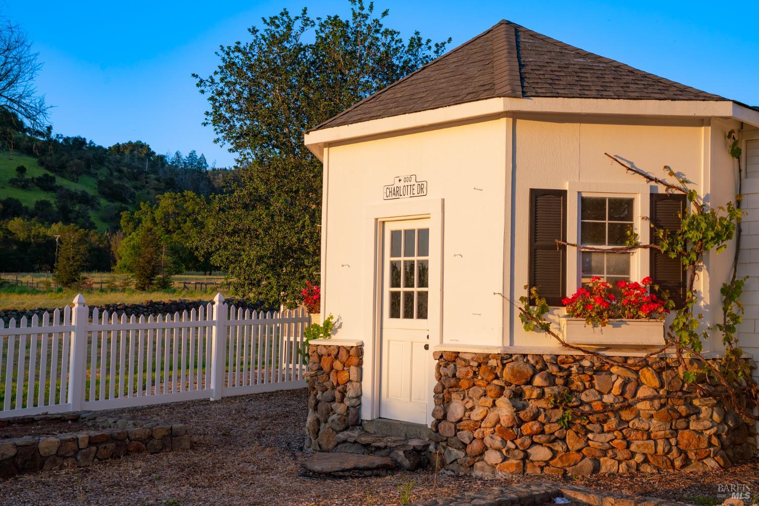 Detail Gallery Image 33 of 52 For 416 Royal Meadows Ct, Santa Rosa,  CA 95404 - 2 Beds | 2 Baths