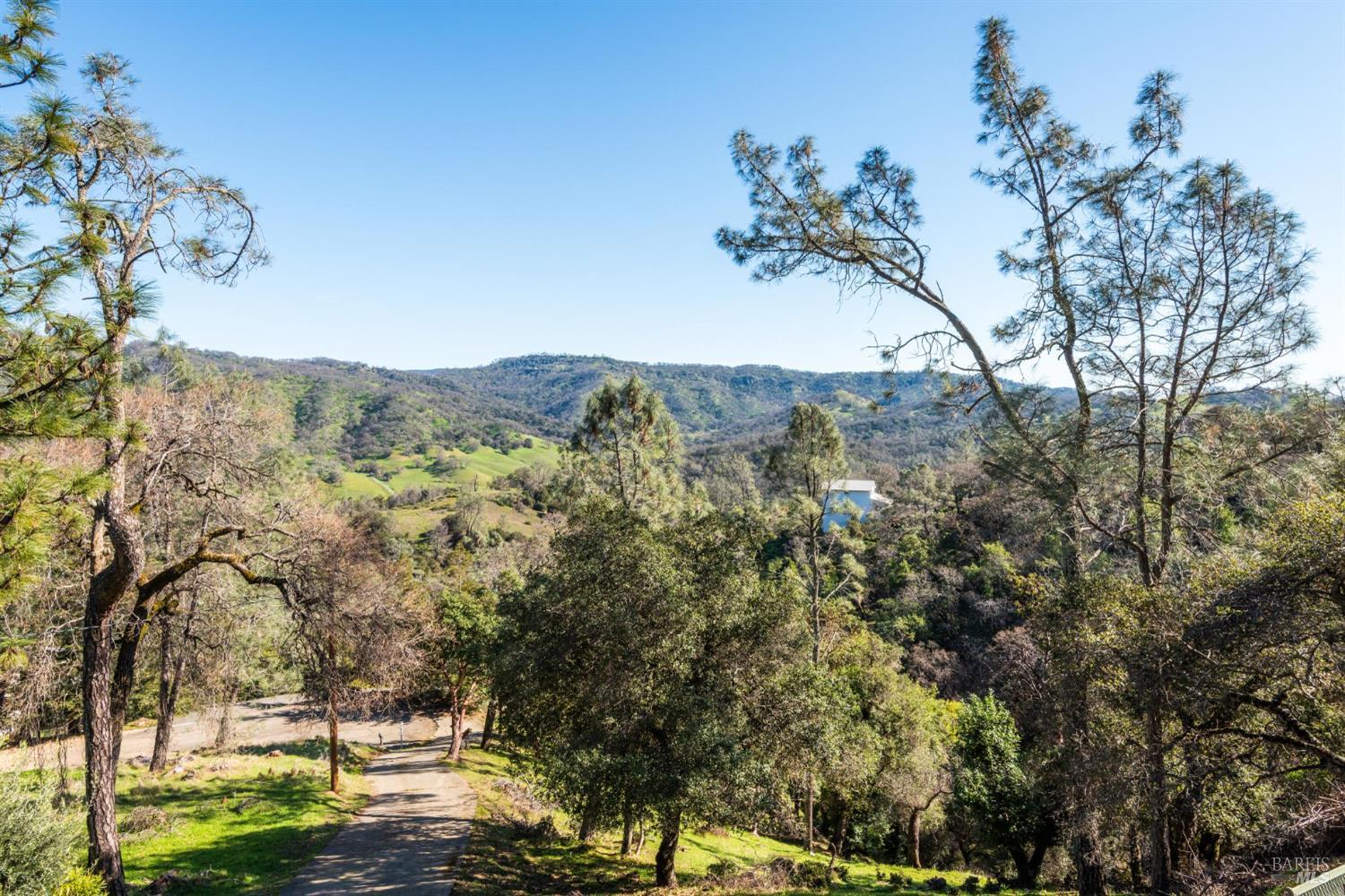 Detail Gallery Image 40 of 53 For 27 Beechwood Ct, Napa,  CA 94558 - 4 Beds | 2/1 Baths