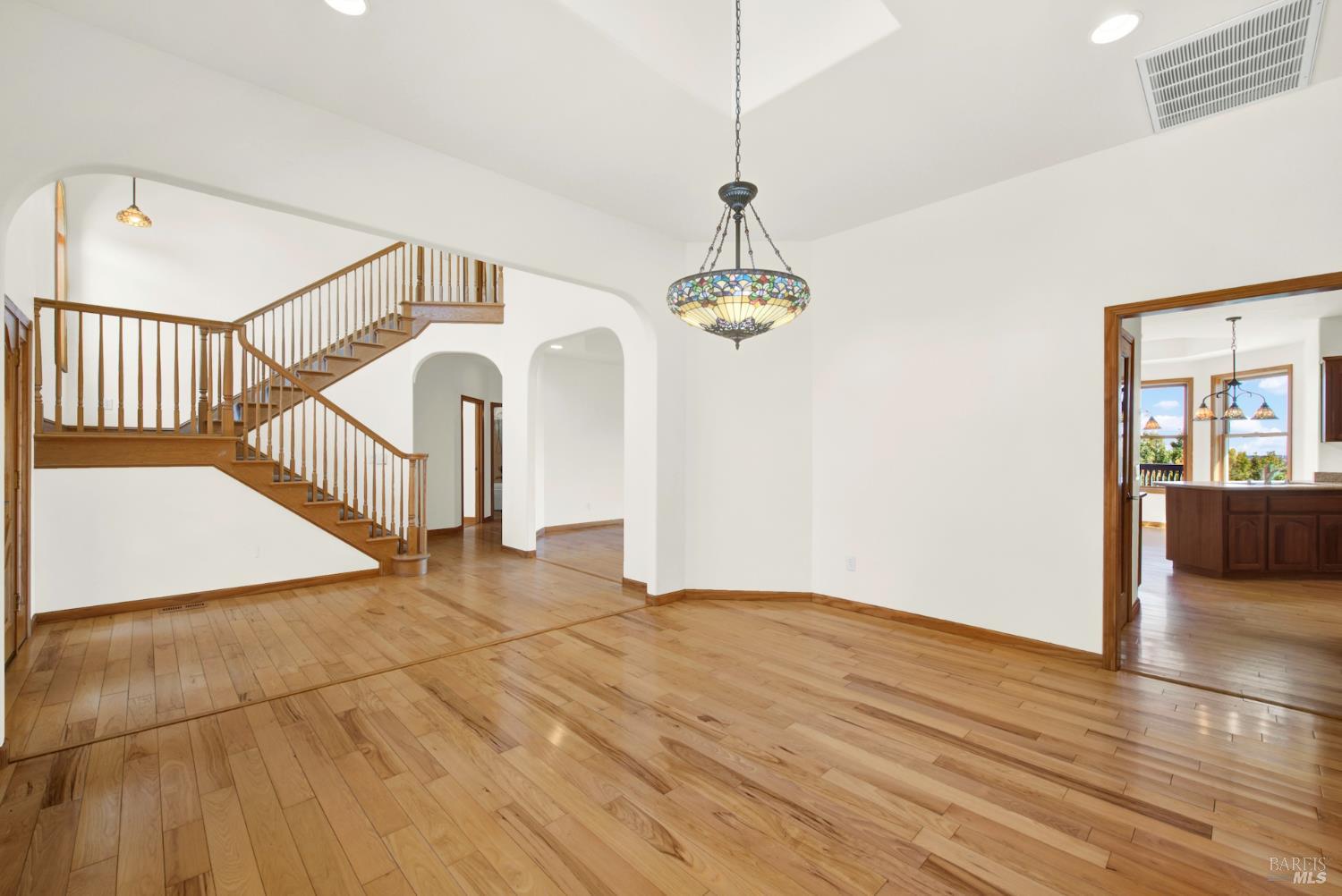 Detail Gallery Image 13 of 74 For 2136 Vineyard Hills Ct, Vacaville,  CA 95688 - 4 Beds | 3 Baths