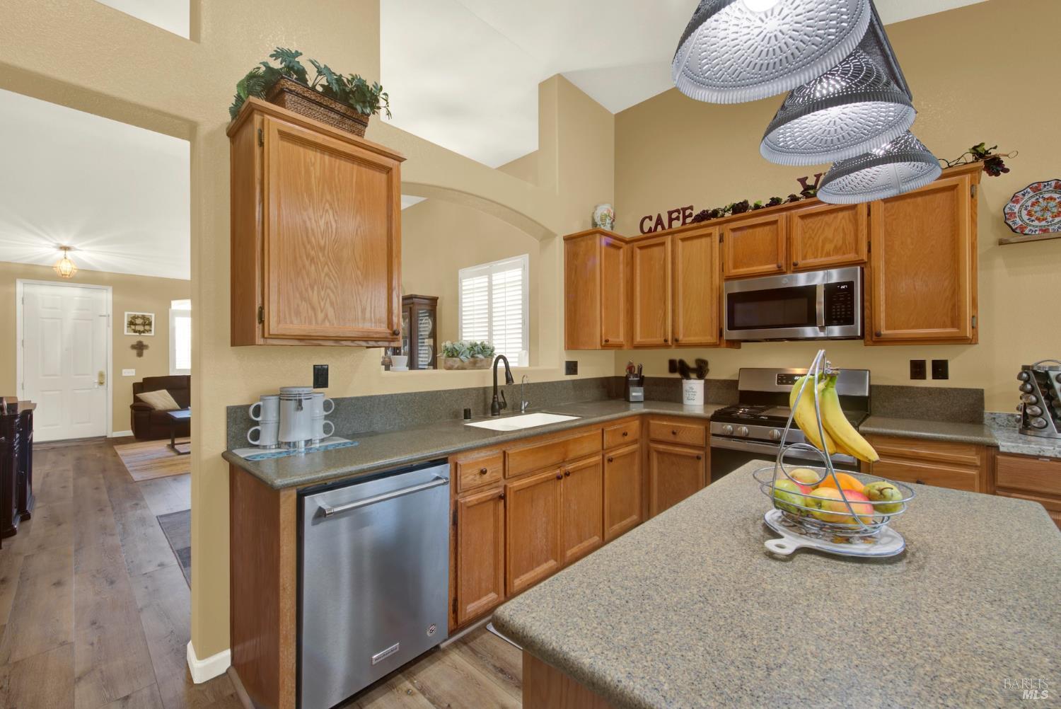 Detail Gallery Image 28 of 62 For 161 Currant Ln, Vacaville,  CA 95687 - 2 Beds | 2 Baths