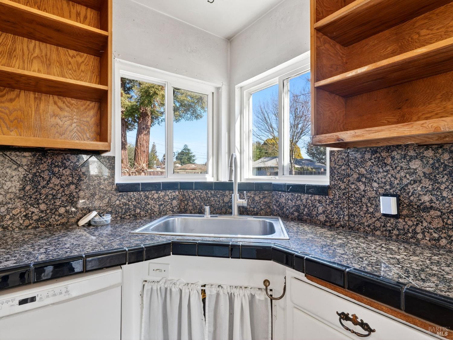 Detail Gallery Image 8 of 20 For 321 Roosevelt St, Napa,  CA 94558 - 2 Beds | 1 Baths