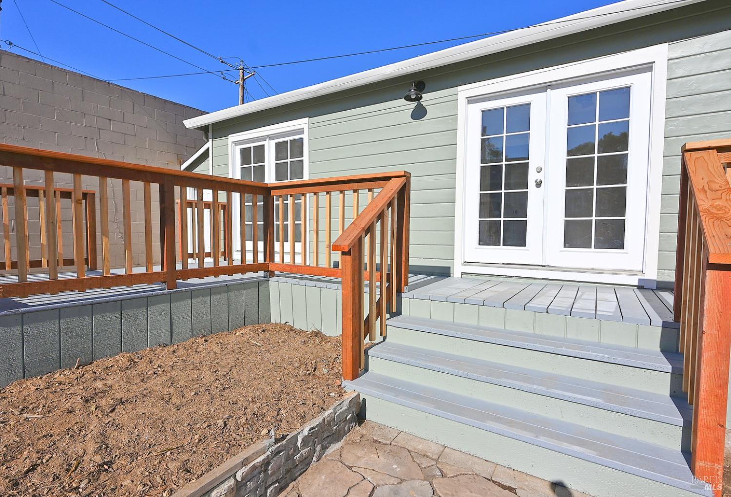 Detail Gallery Image 9 of 48 For 2610 Pacheco Blvd, Martinez,  CA 94553 - 2 Beds | 1 Baths