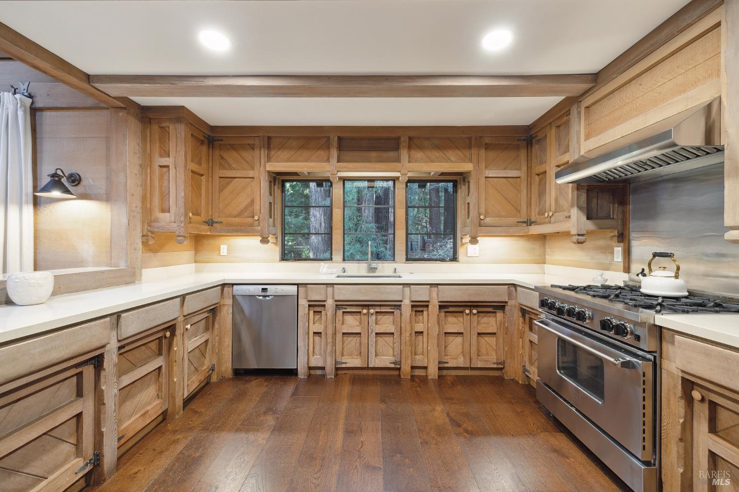 Detail Gallery Image 11 of 29 For 224 Cascade Dr, Mill Valley,  CA 94941 - 3 Beds | 2/1 Baths