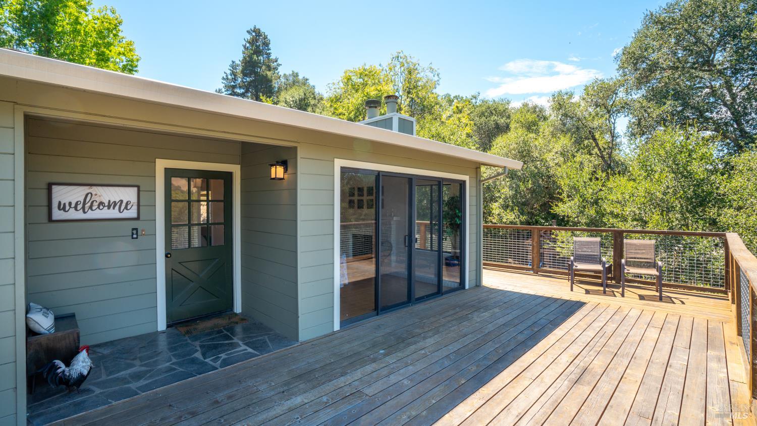 Detail Gallery Image 2 of 29 For 6131 Batesole Dr, Santa Rosa,  CA 95404 - 3 Beds | 2 Baths