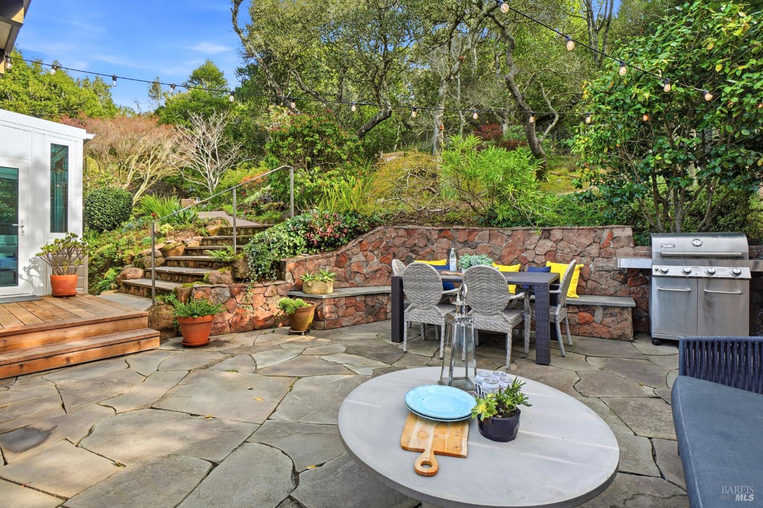 Detail Gallery Image 17 of 46 For 316 Rydal Ave, Mill Valley,  CA 94941 - 4 Beds | 3 Baths