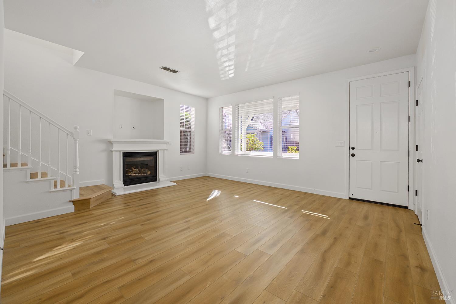 Detail Gallery Image 9 of 39 For 2023 Northfield Dr, Santa Rosa,  CA 95403 - 4 Beds | 3/1 Baths