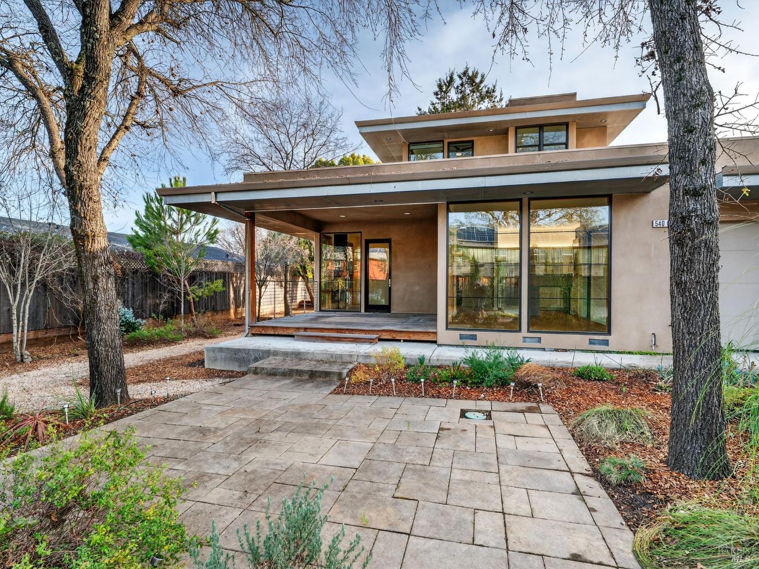 Detail Gallery Image 7 of 39 For 540 S Cloverdale Blvd, Cloverdale,  CA 95425 - 2 Beds | 2 Baths