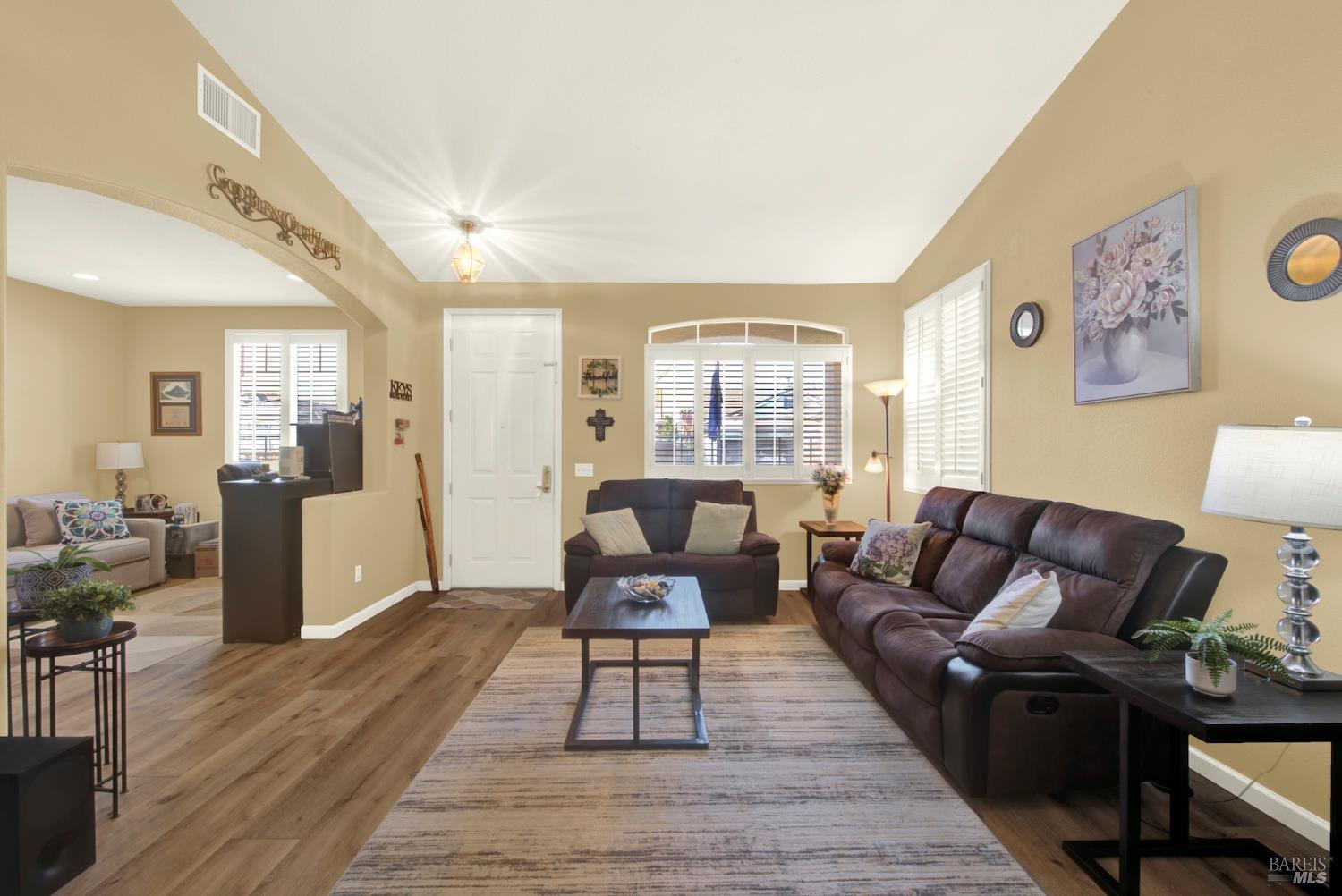 Detail Gallery Image 9 of 62 For 161 Currant Ln, Vacaville,  CA 95687 - 2 Beds | 2 Baths