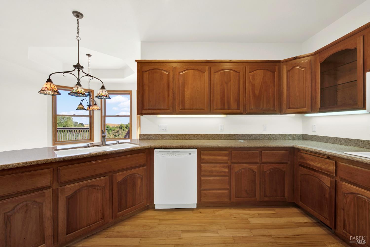 Detail Gallery Image 22 of 74 For 2136 Vineyard Hills Ct, Vacaville,  CA 95688 - 4 Beds | 3 Baths