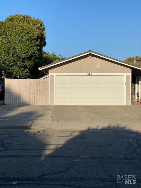 Detail Gallery Image 4 of 7 For 266 De Soto Dr, Fairfield,  CA 94533 - 3 Beds | 2 Baths