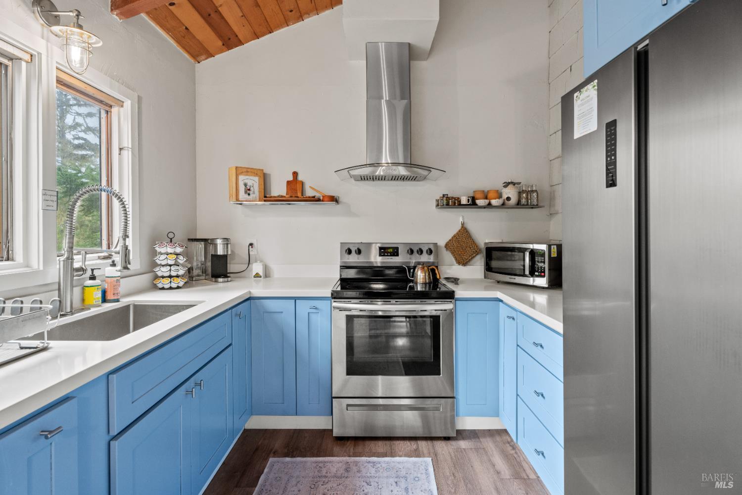 Detail Gallery Image 7 of 28 For 15741 Forest View Rd, Manchester,  CA 95459 - 3 Beds | 2 Baths