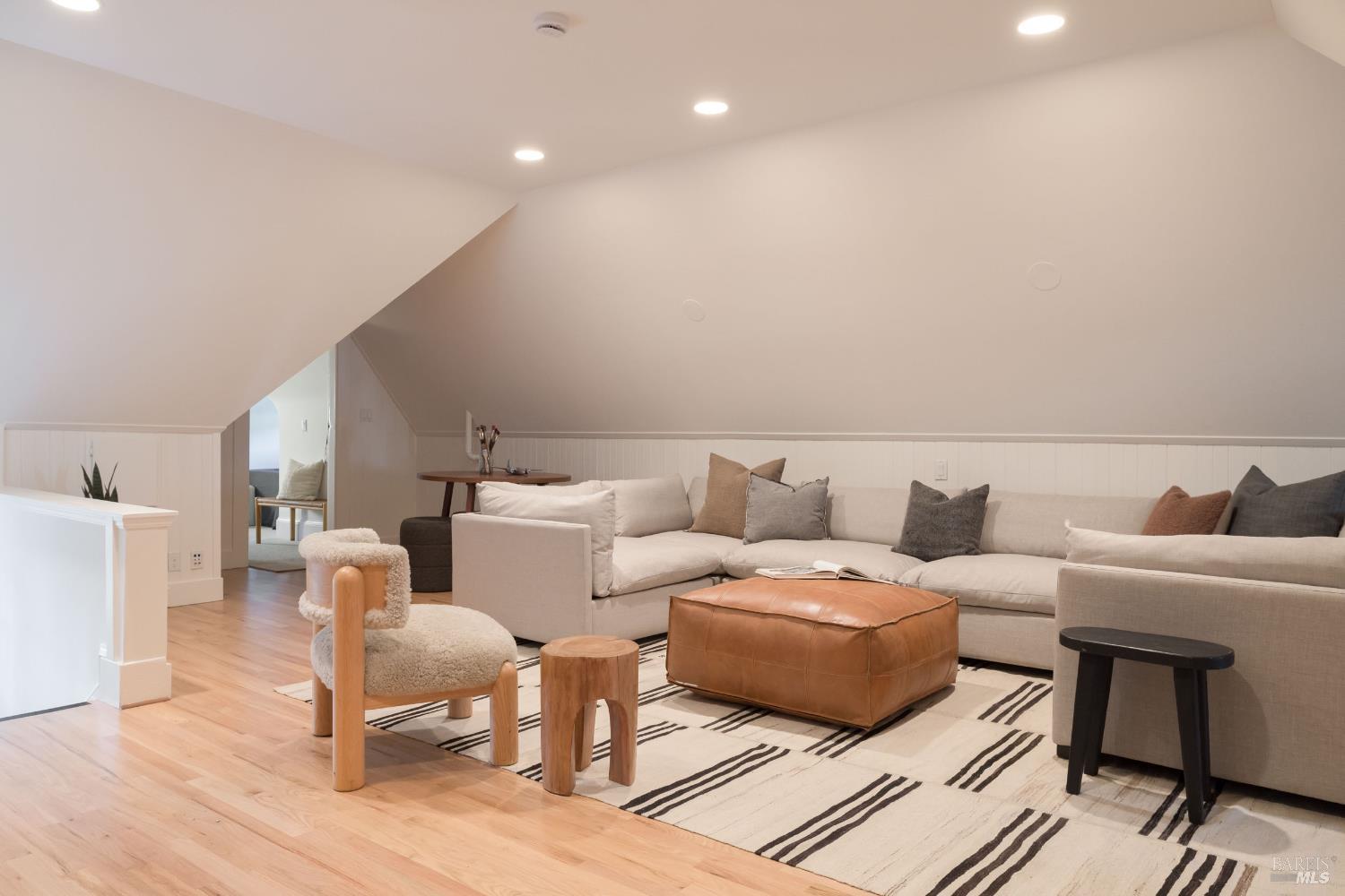 Detail Gallery Image 28 of 43 For 178 Palm Ave, San Rafael,  CA 94901 - 5 Beds | 3/2 Baths