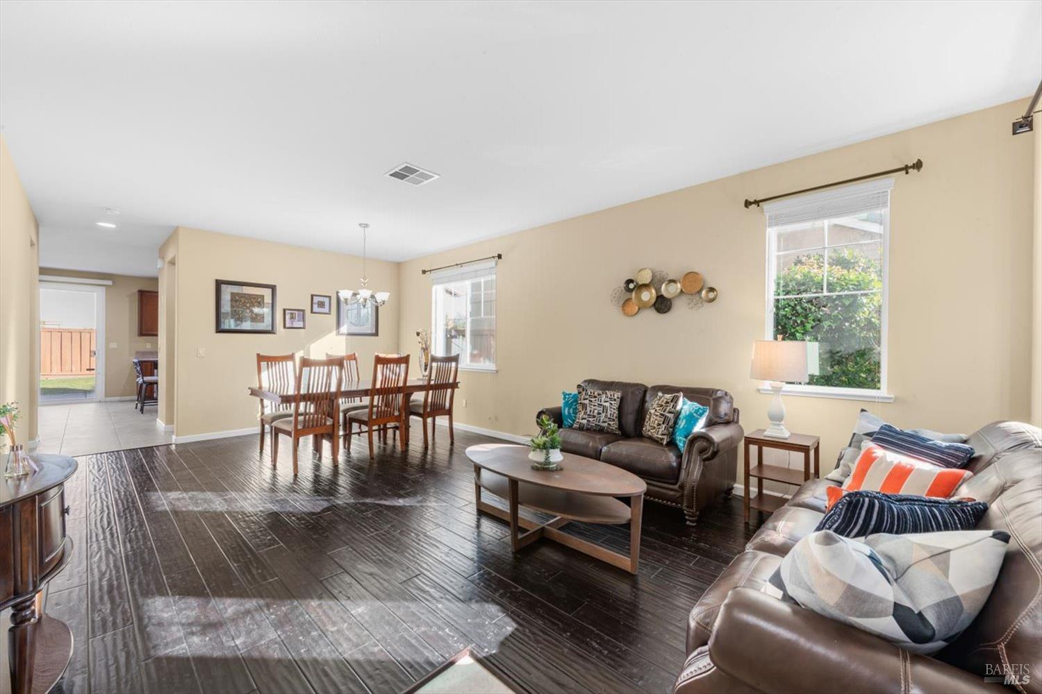 Detail Gallery Image 22 of 59 For 7079 Westminster Ct, Vacaville,  CA 95687 - 4 Beds | 2/1 Baths