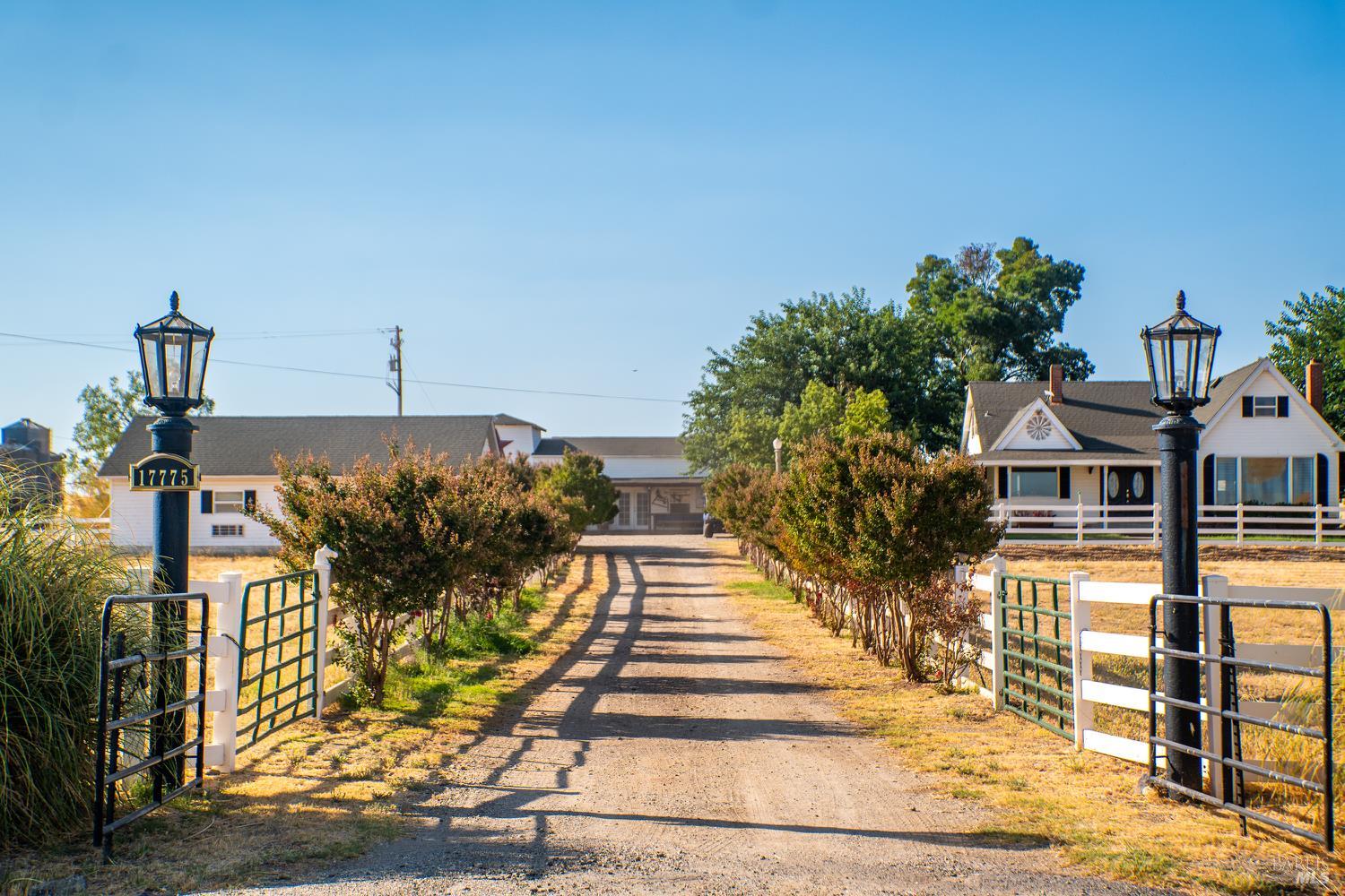 Detail Gallery Image 8 of 37 For 17775 Long Hollow Rd, Corning,  CA 96021 - 2 Beds | 2 Baths