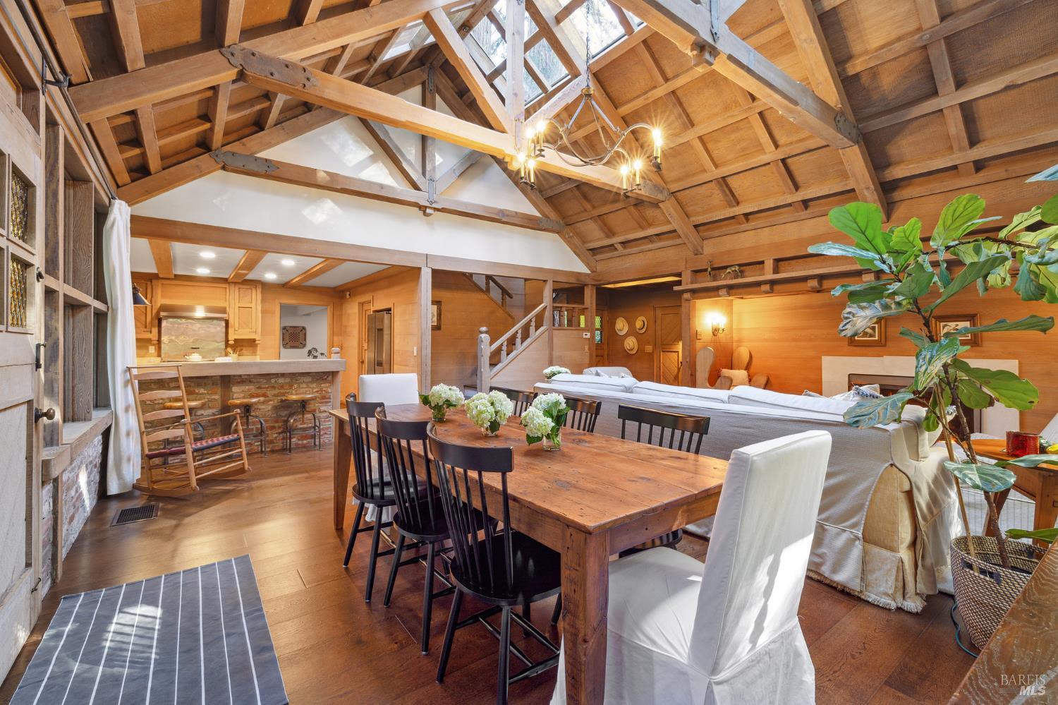 Detail Gallery Image 8 of 29 For 224 Cascade Dr, Mill Valley,  CA 94941 - 3 Beds | 2/1 Baths