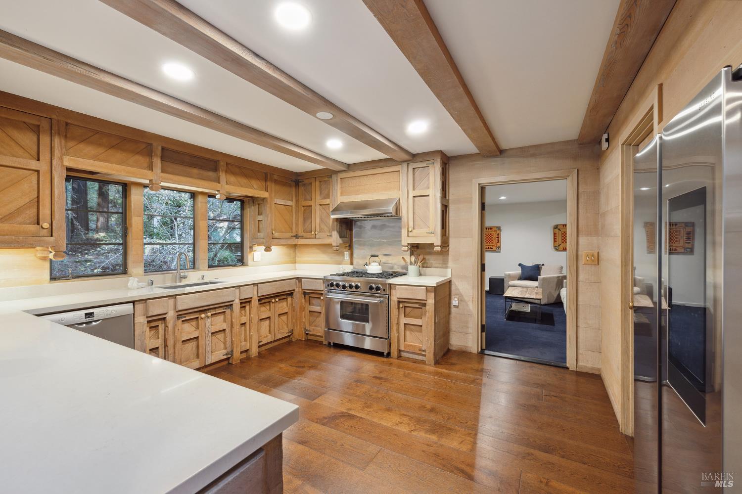 Detail Gallery Image 12 of 29 For 224 Cascade Dr, Mill Valley,  CA 94941 - 3 Beds | 2/1 Baths