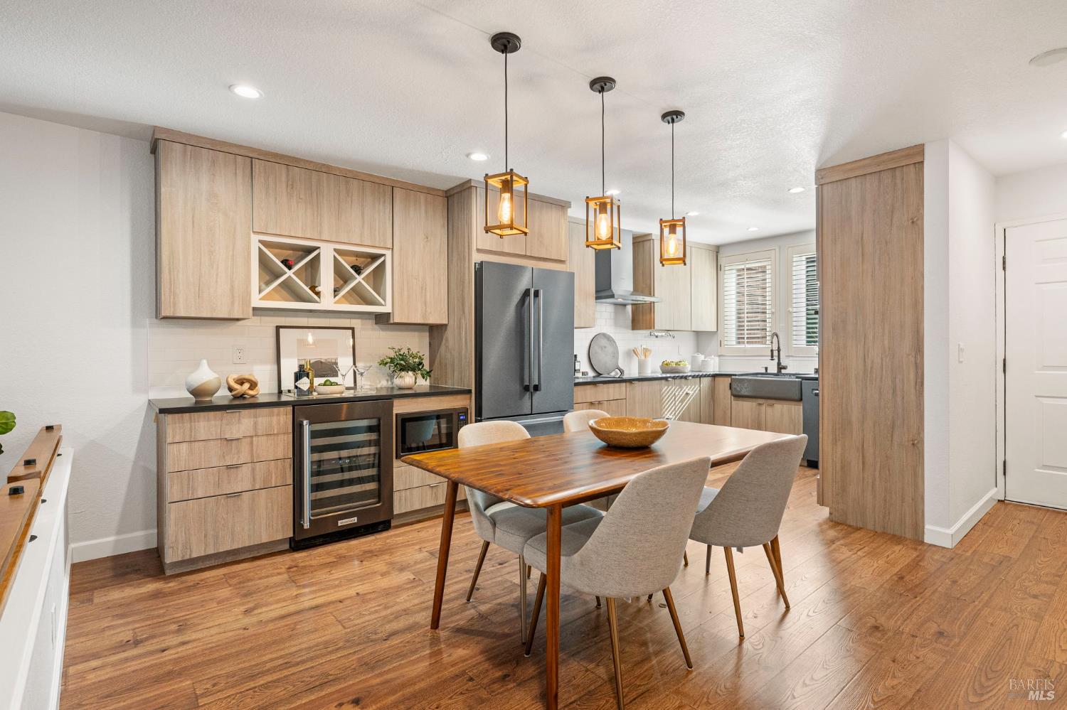 Front Image Thumbnail for BA326008224