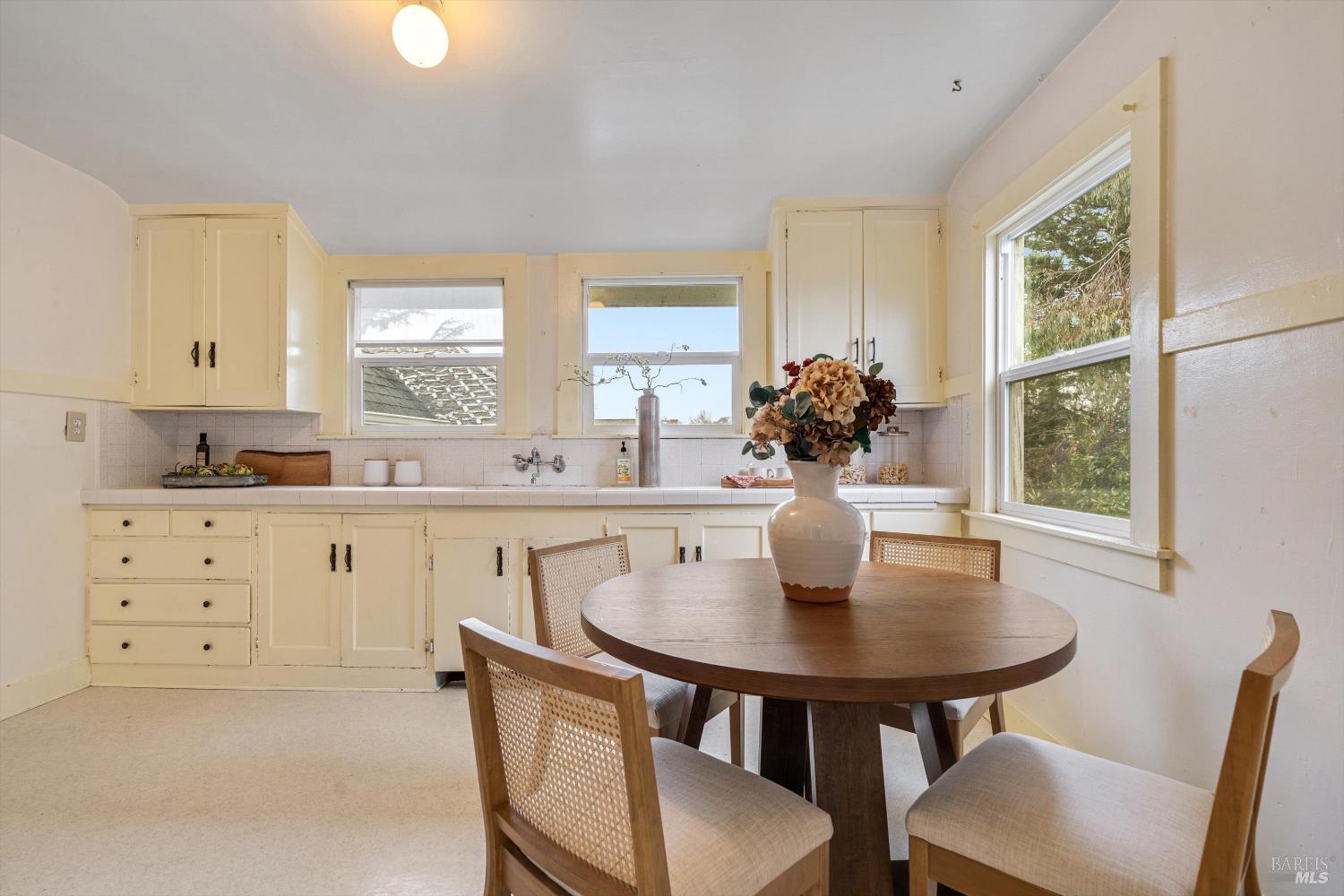 Detail Gallery Image 24 of 40 For 317 8th St, Petaluma,  CA 94952 - 4 Beds | 2 Baths