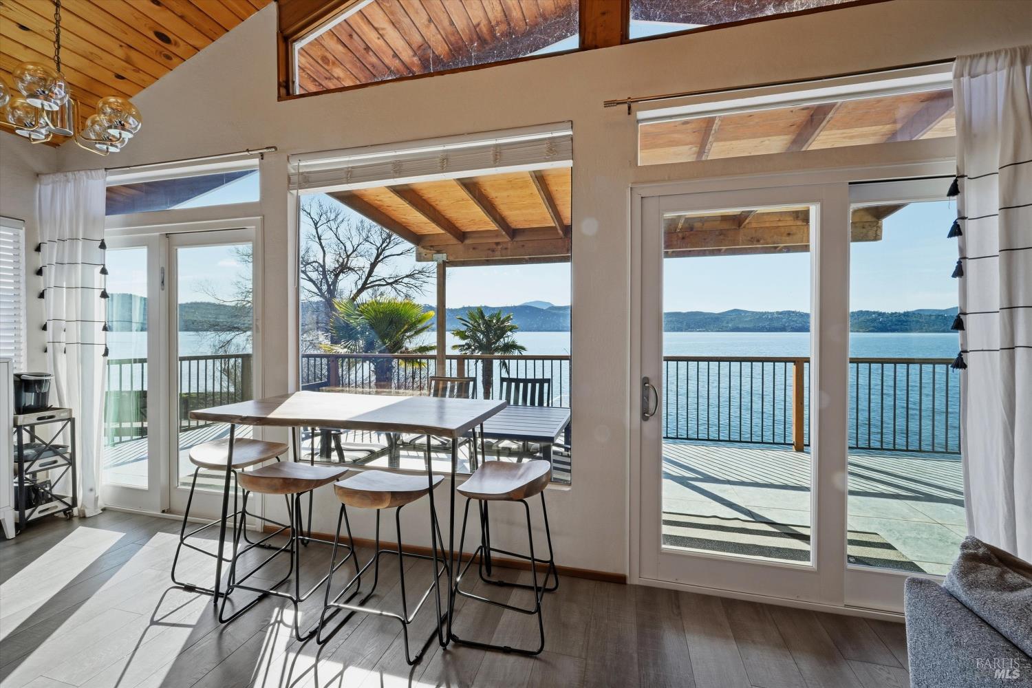 Detail Gallery Image 16 of 40 For 13319 Lakeshore Dr, Clearlake,  CA 95422 - – Beds | – Baths