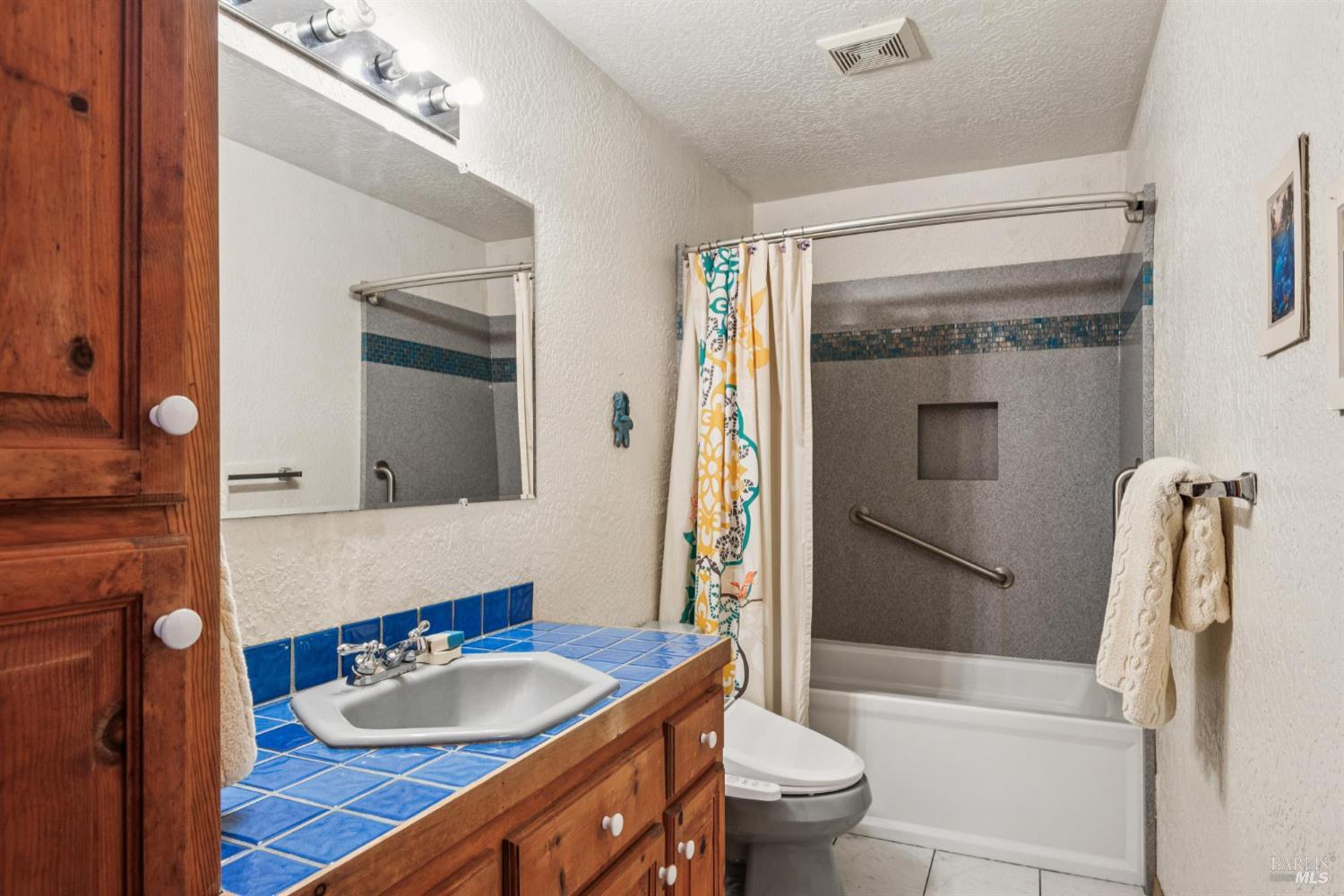 Detail Gallery Image 28 of 53 For 27 Beechwood Ct, Napa,  CA 94558 - 4 Beds | 2/1 Baths