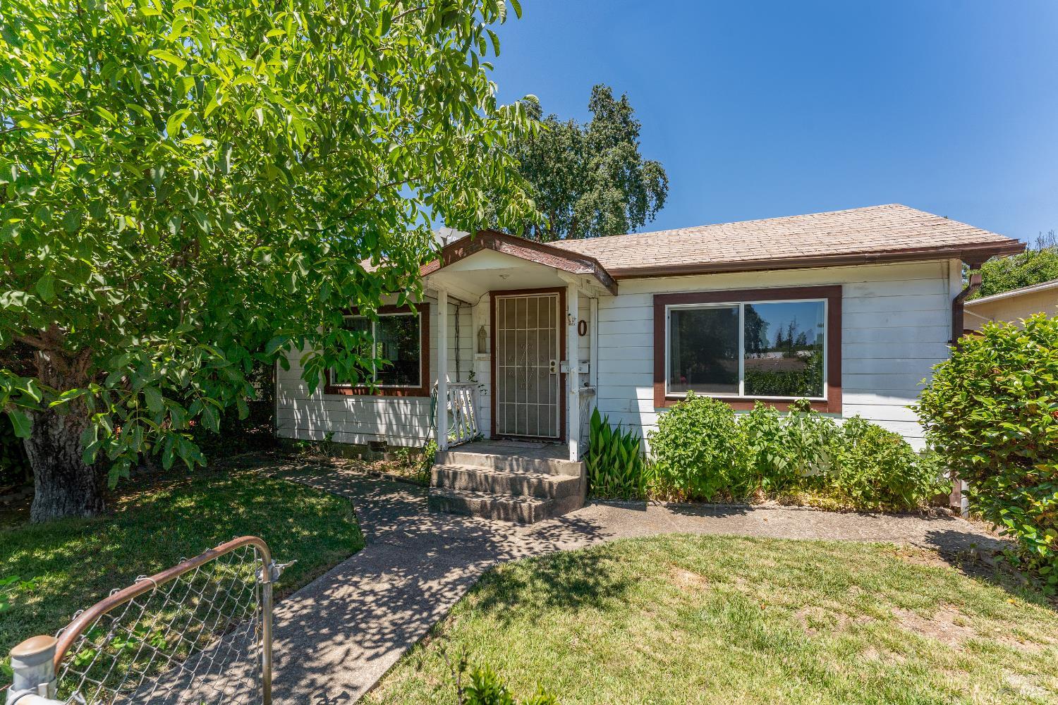 Detail Gallery Image 2 of 18 For 80 Fort Bragg Rd, Willits,  CA 95490 - 3 Beds | 1 Baths