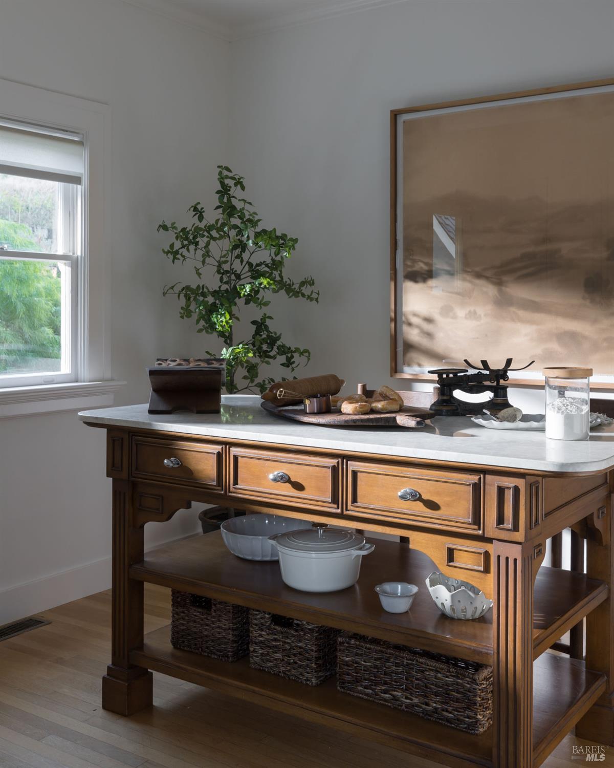 Detail Gallery Image 13 of 43 For 178 Palm Ave, San Rafael,  CA 94901 - 5 Beds | 3/2 Baths