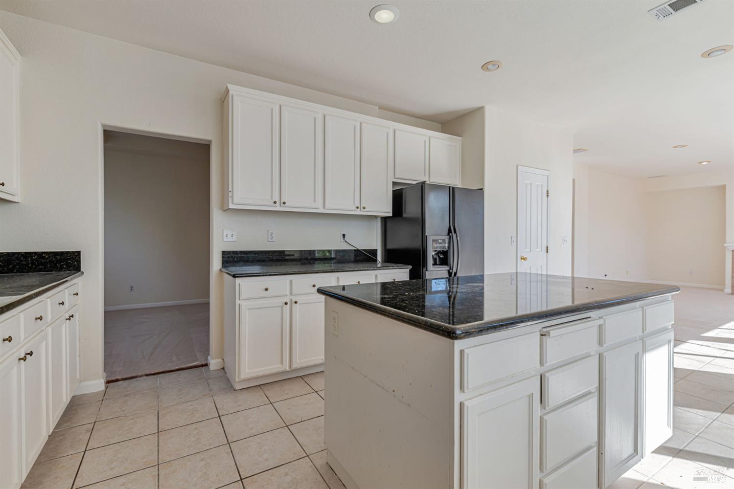 Detail Gallery Image 8 of 49 For 6206 Pebble Beach Dr, Vallejo,  CA 94591 - 5 Beds | 4 Baths