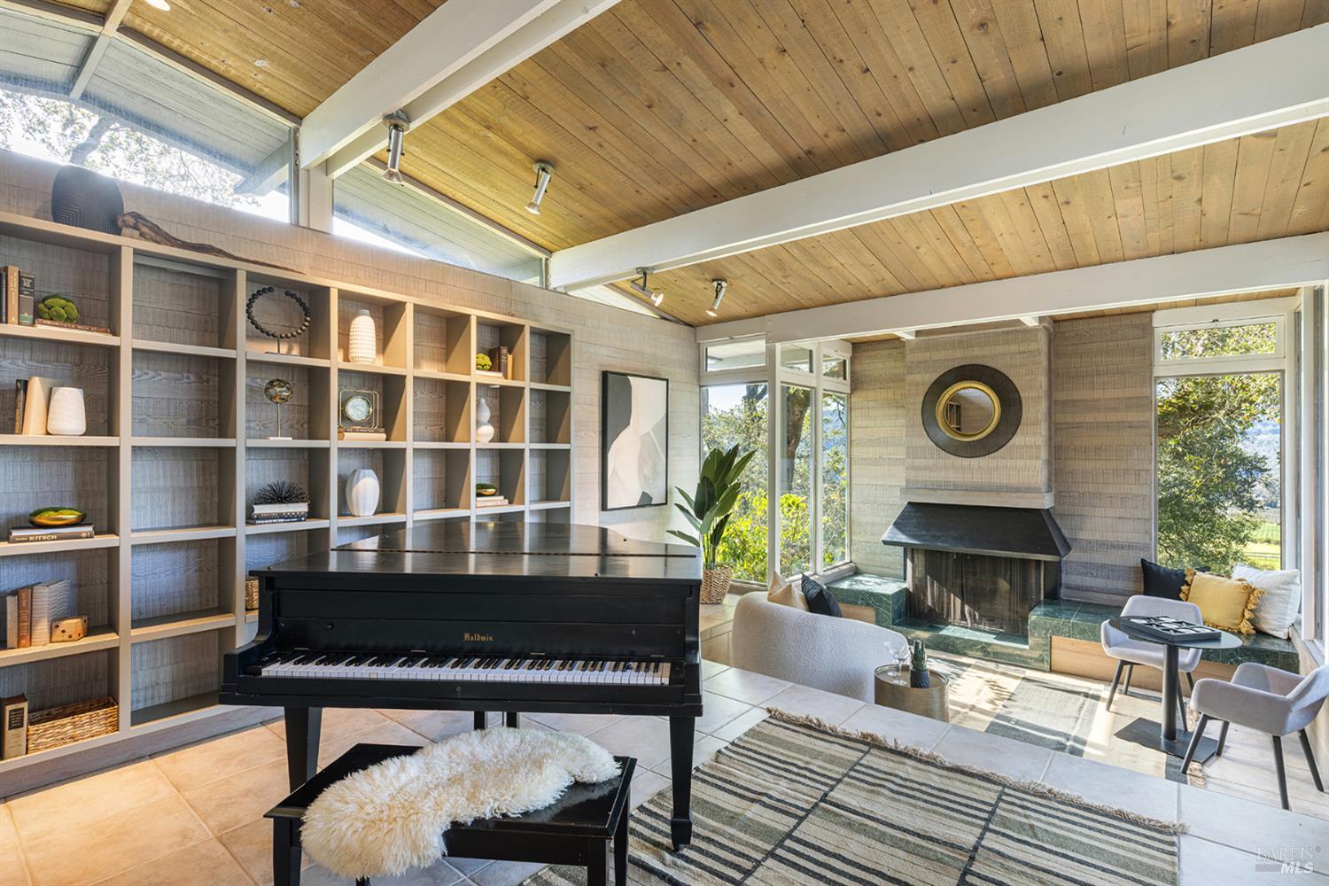 Detail Gallery Image 9 of 47 For 5815 Bennett Valley Rd, Santa Rosa,  CA 95404 - 4 Beds | 3/1 Baths