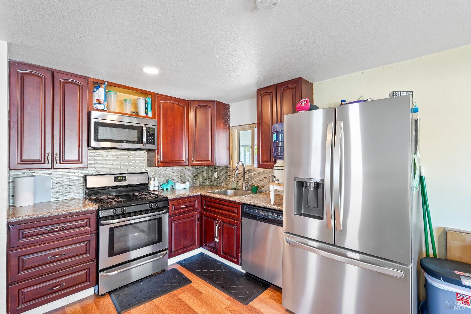 Detail Gallery Image 11 of 38 For 324 Pear Ln, Santa Rosa,  CA 95407 - 3 Beds | 2 Baths