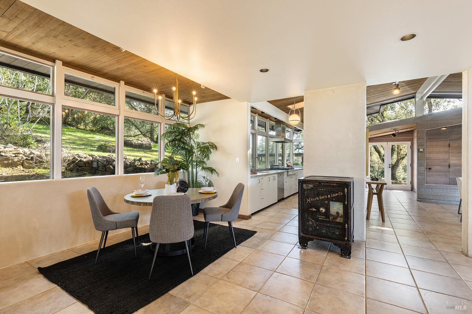 Detail Gallery Image 21 of 47 For 5815 Bennett Valley Rd, Santa Rosa,  CA 95404 - 4 Beds | 3/1 Baths