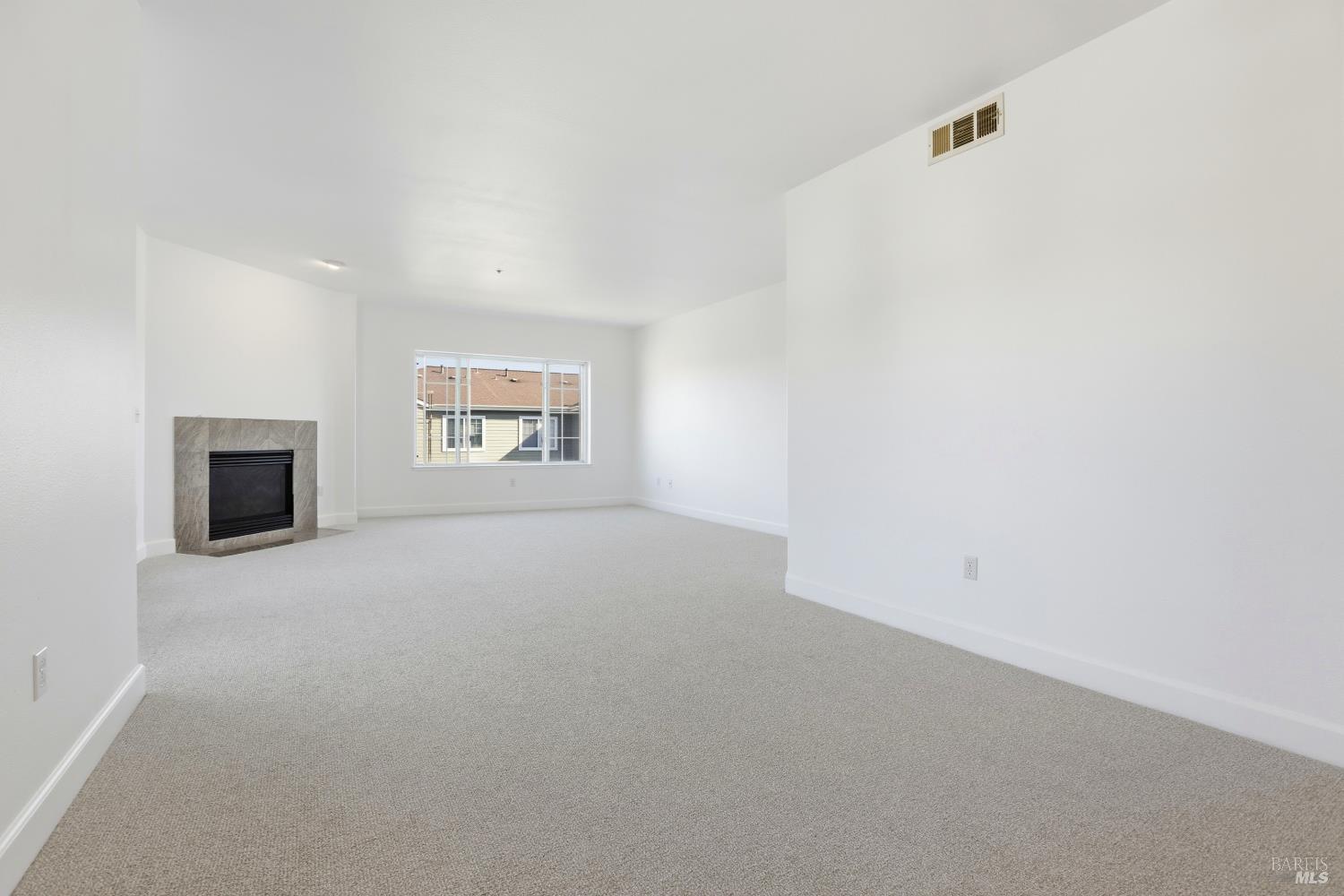 Detail Gallery Image 6 of 35 For 852 Diablo Ave #304,  Novato,  CA 94947 - 2 Beds | 2 Baths