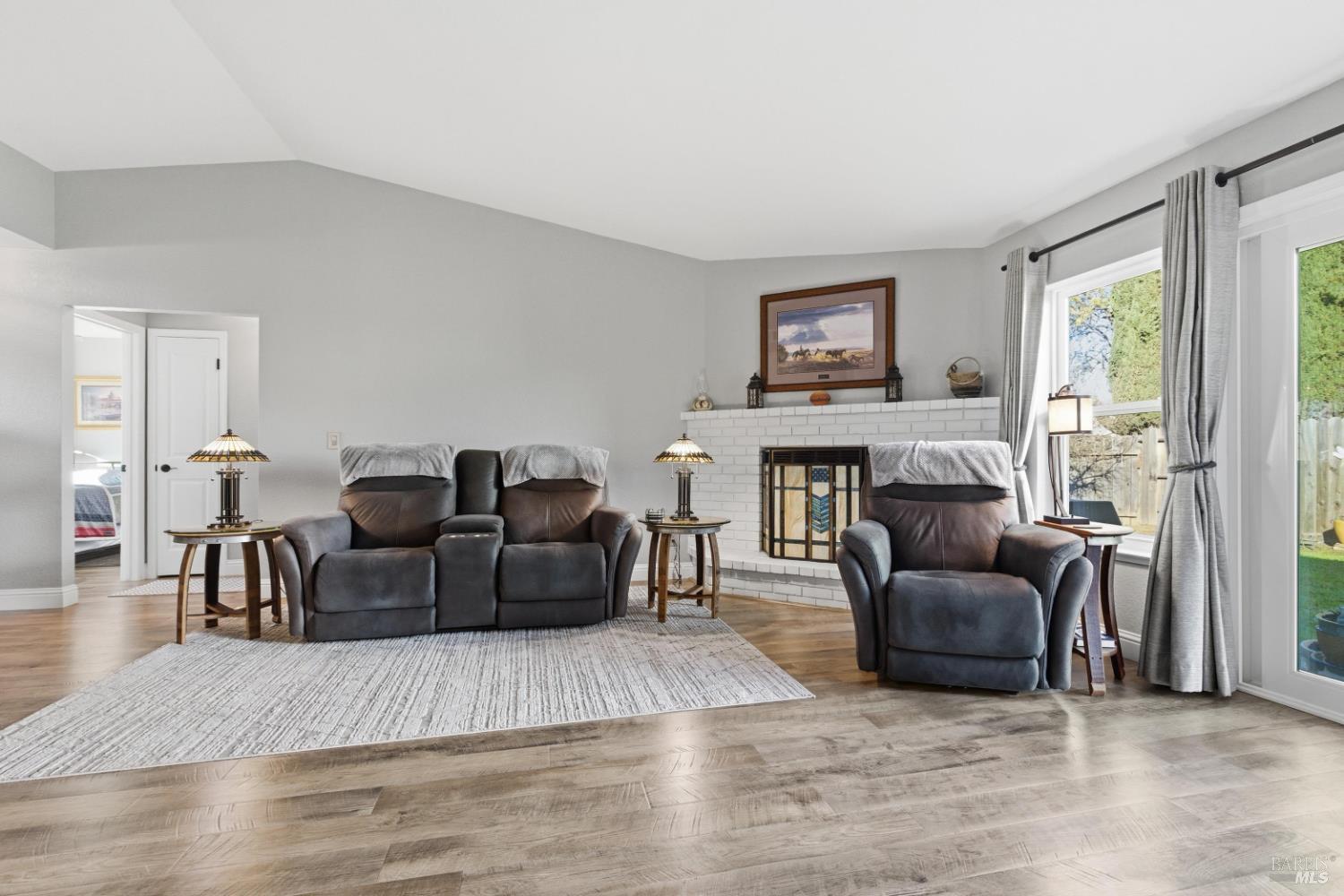 Detail Gallery Image 8 of 39 For 1433 Langley Way, Suisun City,  CA 94585 - 3 Beds | 2 Baths