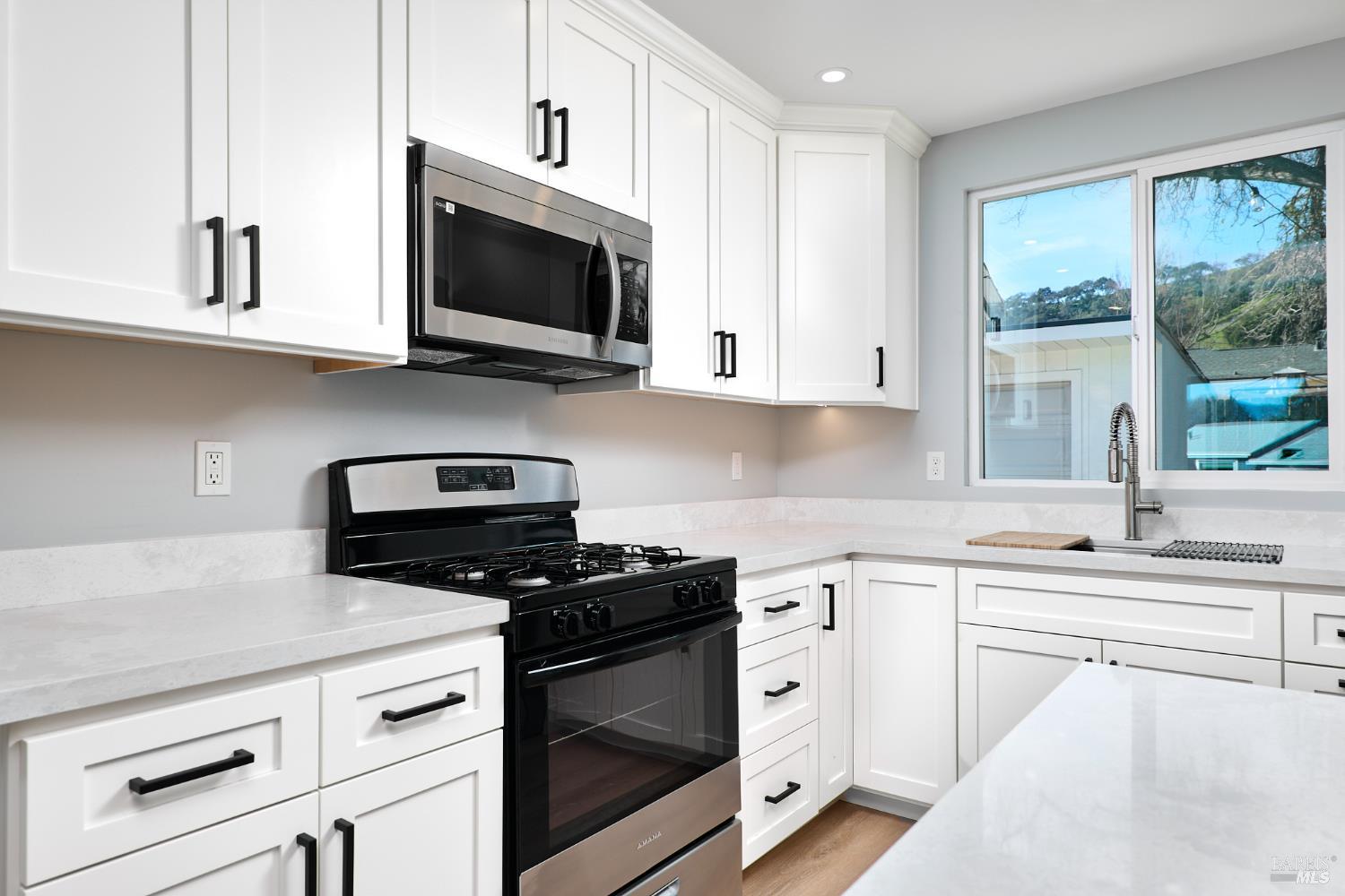 Detail Gallery Image 7 of 39 For 157 Homewood Ave, Napa,  CA 94558 - 3 Beds | 2 Baths