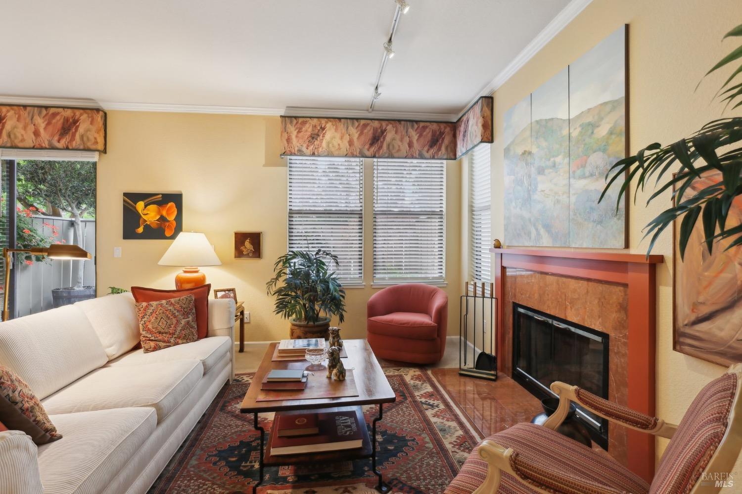 Detail Gallery Image 9 of 36 For 603 Cherry Ave, Sonoma,  CA 95476 - 2 Beds | 2 Baths