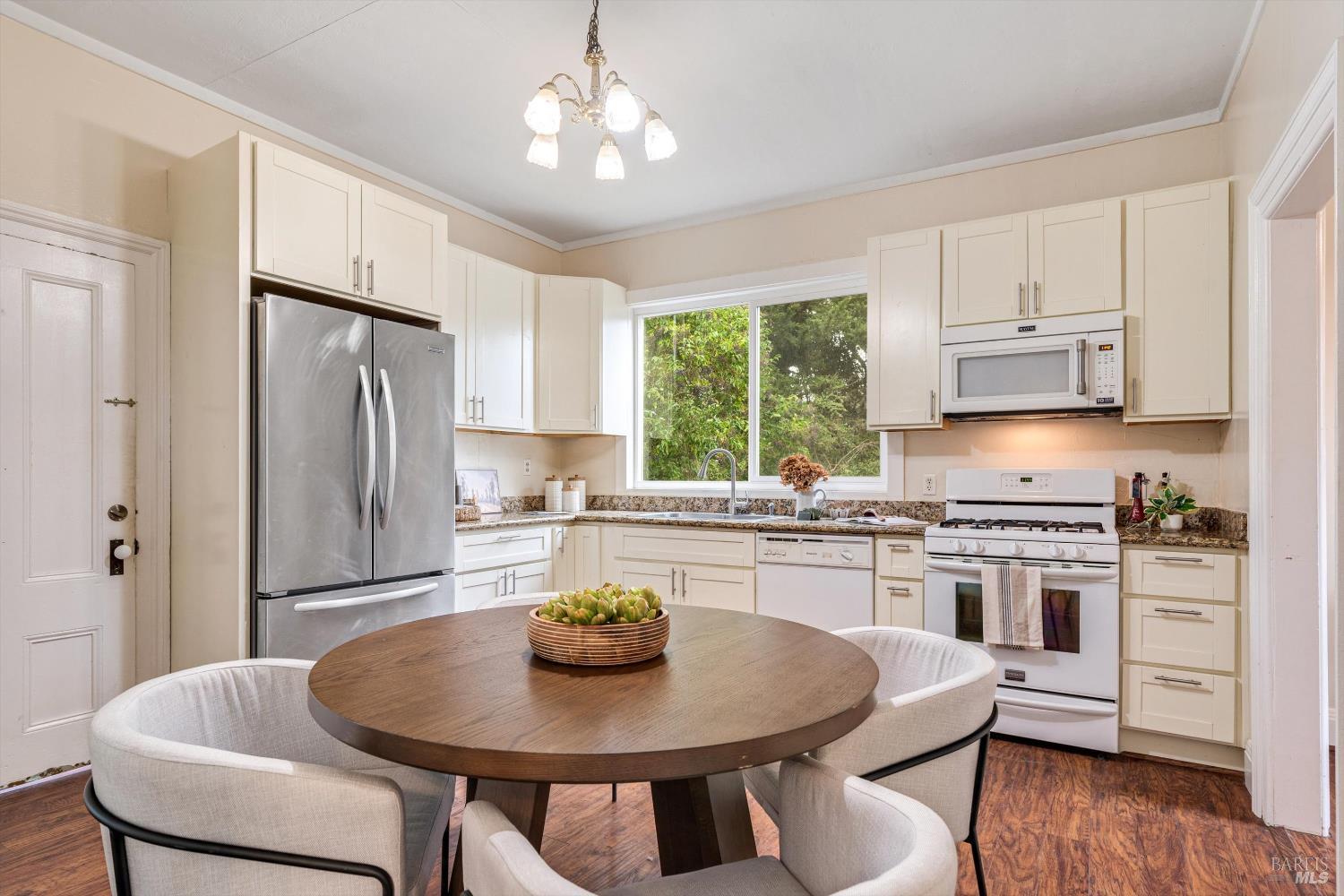 Detail Gallery Image 9 of 40 For 317 8th St, Petaluma,  CA 94952 - 4 Beds | 2 Baths