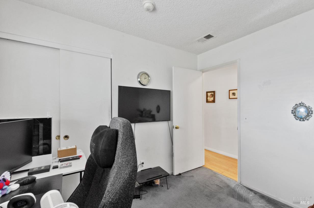 Detail Gallery Image 16 of 28 For 19295 Junipero Serra Dr, Sonoma,  CA 95476 - 3 Beds | 2 Baths